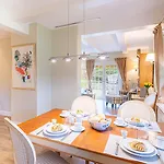 Caecilienhof West Tatil Evi *