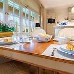 Caecilienhof West Tatil Evi *