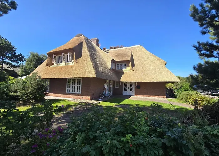 Caecilienhof West 度假居 *